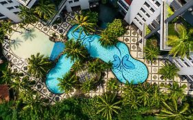 Grand Tropic Suites Hotel